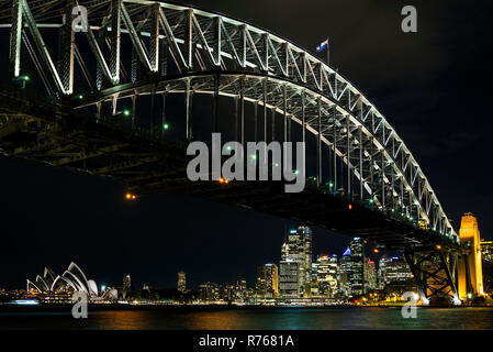 Vue sur le port de la ville de Sydney en Australie, la nuit Banque D'Images