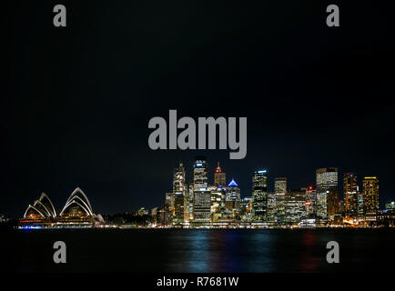 Vue sur le port de la ville de Sydney en Australie, la nuit Banque D'Images