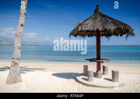 Areia branca beach tropical view près de Dili au Timor oriental Banque D'Images