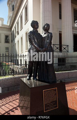 Dred et Harriet Scott Memorial statue à l'ancien Palais à Saint Louis, MO Banque D'Images