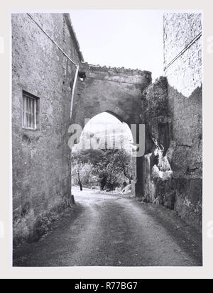 Ombrie Terni Porano Castel Rubello, c'est mon l'Italie, l'Italie Pays de l'histoire visuelle, Post-médiévale château servit d'abord de une forteresse, transformé en résidence à la Renaissance tardive propriétaires actuels a accordé la permission de photographier la pièce adjacente à l'entrée. Vues de l'extérieur intérieur vue des fresques au plafond. Banque D'Images