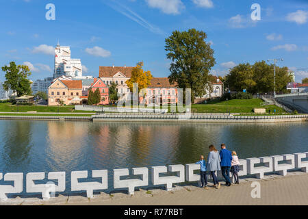 Minsk, Belarus - 27 septembre 2017 : Traetskae Pradmestse (Trinity Suburb) - centre historique de Minsk, Belarus Banque D'Images