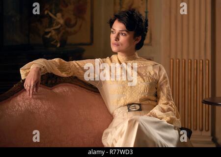 Titre original : COLETTE. Titre en anglais : COLETTE. Année : 2018. Directeur : Laver Westmoreland. Stars : Keira Knightley. Credit : BOLD FILMS / Album Banque D'Images