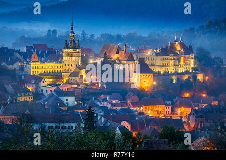 Sighisoara à temps le soir, Transylvanie, Roumanie, l'UNESCO Banque D'Images