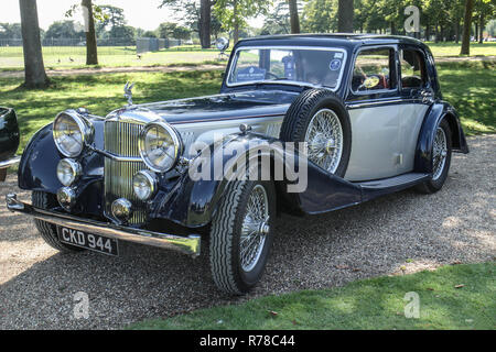 1939 Alvis Speed 25 Drophead Charlesworth Saloon reg,no, CKD 944 au Concours d'élégance 2018 , Hampton Court Palace, East Molesey Surrey, Banque D'Images