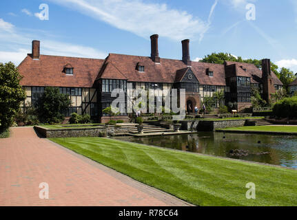 Le laboratoire et Canal à RHS Wisley Garden, Surrey Banque D'Images