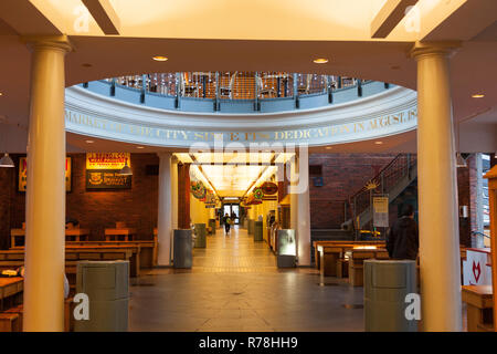 Dôme Central Food Hall à Quincy Market, Boston, Massachusetts, États-Unis d'Amérique. Banque D'Images