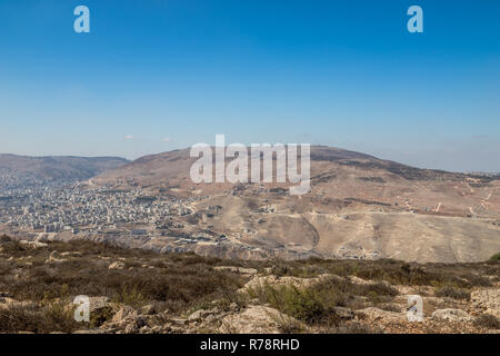 Panorama de Naplouse (Shomron ou Sichem) et le mont Ébal Banque D'Images