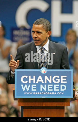 Le candidat démocrate, le sénateur Barack Obama parle à un rassemblement au Centre BankUnited à Coral Gables, en Floride le 19 septembre 2008. Banque D'Images