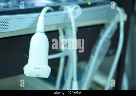 Intratissue clinique de physiothérapie du PEV L'Électrolyse percutanée aiguille sèche physiothérapeute. pequipment Banque D'Images