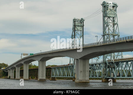 S'étend sur la rivière Kenebec, à Bath, Maine, en direction de Woolrich, Maine. Région magnifique et pittoresque situé à proximité de villes côtières du Maine, villes. Banque D'Images