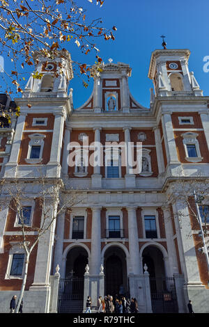 MADRID, ESPAGNE - 21 janvier 2018 : Eglise catholique en ville de Madrid, Espagne Banque D'Images