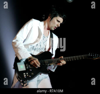 Matthew Bellamy de Muse se produit en concert à la Bank Atlantic Center dans la région de Sunrise, en Floride le 22 avril 2007. Banque D'Images