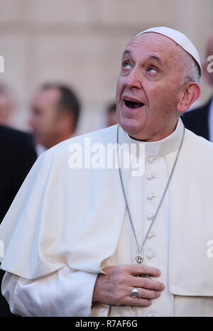 Rome, Italie. 8 décembre 2018. Le pape François au cours de l'acte de vénération à l'occasion de la fête de l'Immaculée Conception de la Bienheureuse Vierge Marie.Image Crédit : © Evandro Inetti via Zuma sur le fil) Credit : Evandro Inetti/ZUMA/Alamy Fil Live News Banque D'Images