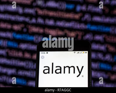 Kiev, Ukraine. 7 Décembre, 2018. Alamy Stock photography logo de l'entreprise vu affichée sur téléphone intelligent. Crédit : Igor Golovniov SOPA/Images/ZUMA/Alamy Fil Live News Banque D'Images