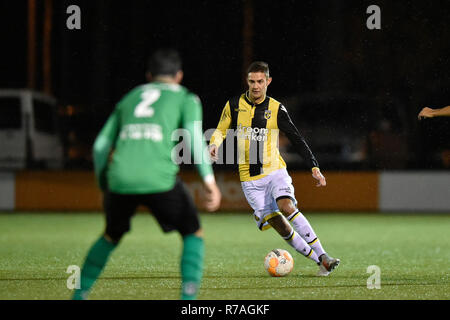 ARNHEM, 08-12-2018, la saison 2018 Papendal, / 2019, Dutch Tweede Divisie, Jong Vitesse dvd Joeri Potjes pendant le match Jong Vitesse - Scheveningen 2-1 Banque D'Images