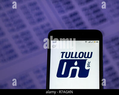 Kiev, Ukraine. 7 Décembre, 2018. Logo de la société Tullow Oil vu affichée sur téléphone intelligent. Crédit : Igor Golovniov SOPA/Images/ZUMA/Alamy Fil Live News Banque D'Images