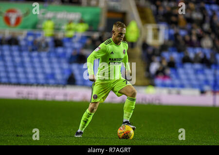 Madejski Stadium, Londres, Royaume-Uni. 8 décembre 2018. Sky Bet Championship, lecture v Sheffield United ; Mark Duffy (21) de Sheffield United s'attaque au crédit Objectif : Phil Westlake/Nouvelles Images, la Ligue de Football anglaise images sont soumis à licence DataCo Crédit : News Images /Alamy Live News Banque D'Images