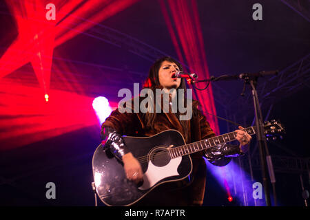 Aberdeen, Royaume-Uni. 8e Dec 2018. Dormir dans le parc . KT Tunstall effectue son premier concert de la nuit avant de passer à, Dundee, Glasgow et Édimbourg. Paul Glendell Crédit Crédit : Paul Glendell/Alamy Live News Banque D'Images