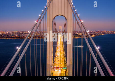 Vue aérienne de Verrazano Narrows Bridge Banque D'Images