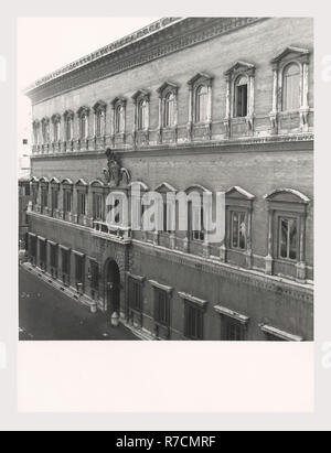 Lazio Roma Rome Palazzo Farnese, c'est mon l'Italie, l'Italie Pays de l'histoire visuelle, vues extérieures de façade et flanc du 16ème siècle palazzo 1514 par Antonio da Sangallo le Jeune, continué par Michel-Ange, complété par della Porta. Vue de détails des fenêtres et du portail Banque D'Images