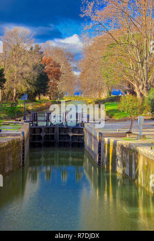 Canal du midi en hiver, Languedoc, France Banque D'Images