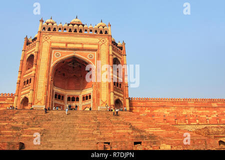 Buland Darwasa (Porte de la Victoire) menant à Jama Masjid de Fatehpur Sikri, Uttar Pradesh, Inde. C'est la plus haute passerelle dans le monde et est un exemple Banque D'Images