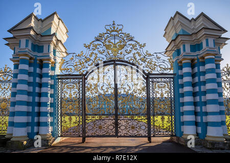 Porte d'or de palais de Catherine, Tsarskoye Selo, Russie Banque D'Images