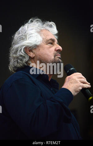 Rome, Italie. Le 08 déc, 2018. ROME, s'ouvre la 17e édition de PiÃ¹ PiÃ¹ libri liberi, la Foire nationale de la petite et moyenne édition. Dans la galerie de Beppe Grillo. Agence Photo crédit : indépendante/Alamy Live News Banque D'Images