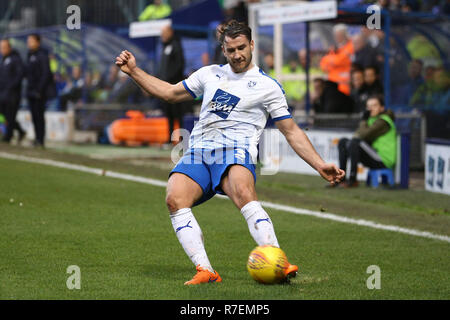 Birkenhead, UK. 8e Dec 2018. Liam Ridehalgh Tranmere Rovers de dans l'action. L'EFL Skybet ligue de football match Tranmere Rovers, deux v Cambridge Utd à Prenton Park, Birkenhead, Wirral le samedi 8 décembre 2018. Cette image ne peut être utilisé qu'à des fins rédactionnelles. Usage éditorial uniquement, licence requise pour un usage commercial. Aucune utilisation de pari, de jeux ou d'un seul club/ligue/dvd publications. Photos par Chris Stading/Andrew Orchard la photographie de sport/Alamy live news Banque D'Images