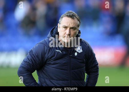 Birkenhead, UK. 8e Dec 2018. Tranmere Rovers Manager Micky Mellon les regarde. L'EFL Skybet ligue de football match Tranmere Rovers, deux v Cambridge Utd à Prenton Park, Birkenhead, Wirral le samedi 8 décembre 2018. Cette image ne peut être utilisé qu'à des fins rédactionnelles. Usage éditorial uniquement, licence requise pour un usage commercial. Aucune utilisation de pari, de jeux ou d'un seul club/ligue/dvd publications. Photos par Chris Stading/Andrew Orchard la photographie de sport/Alamy live news Banque D'Images