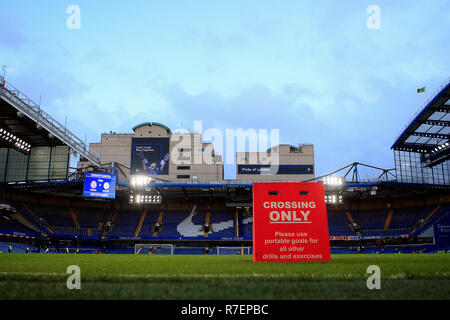Londres, Royaume-Uni. 8e Dec 2018. Une vue générale à l'intérieur du stade de Stamford Bridge avant de lancer. Premier League, Chelsea v Manchester City à Stamford Bridge à Londres le samedi 8 décembre 2018. Cette image ne peut être utilisé qu'à des fins rédactionnelles. Usage éditorial uniquement, licence requise pour un usage commercial. Aucune utilisation de pari, de jeux ou d'un seul club/ligue/dvd publications. pic par Steffan Bowen/ Andrew Orchard la photographie de sport/Alamy live news Banque D'Images