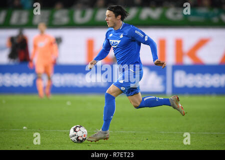 Wolfsburg, Allemagne. Le 08 déc, 2018. Nico Schulz (TSG Hoffenheim) - GES/soccer/football : VfL Wolfsburg - TSG 1899 Hoffenheim, 08.12.2018 Le football : 1ère ligue : VfL Wolfsburg vs TSG 1899 Hoffenheim, Wolfsburg, le 8 décembre 2018 | Conditions de crédit dans le monde entier : dpa/Alamy Live News Banque D'Images