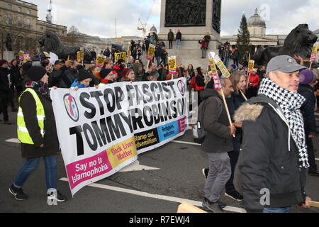 Londres, Royaume-Uni, 9 décembre 2018. Une démonstration que les organisateurs décrit comme pour tous les anti-fascistes, indépendamment de leurs positions en congé/rester sur Brexit, s'oppose à 'Tommy Robinson, le fascisme et le racisme. La marche de la BBC, Portland Place à Whitehall est un compteur de protester contre un appelé par Robinson et l'UKIP. Roland Ravenhill / Alamy Live News Banque D'Images