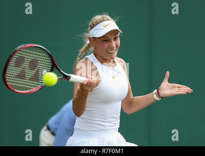 Joueur croate Donna Vekic en action à Wimbledon, Londres, Royaume-Uni Banque D'Images