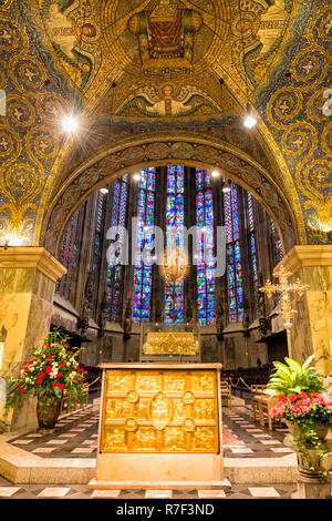 Autel et choeur Hall, Cathédrale d'Aix, Site du patrimoine mondial de l'UNESCO, en Rhénanie du Nord-Westphalie, Allemagne Banque D'Images