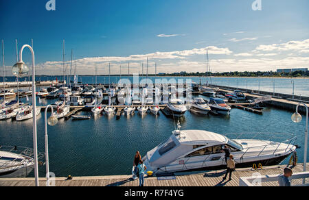 Sopot, Poland-September 19, 2016 : yachts de luxe amarrés dans le port de Molo Sopot Banque D'Images