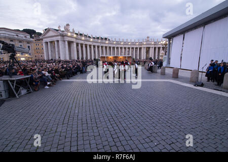 Rome, Italie. 07Th Nov, 2018. La cérémonie d'ouverture de crèche de sable et l'éclairage de l'arbre de Noël sur la Place Saint Pierre Crédit : Matteo Nardone/Pacific Press/Alamy Live News Banque D'Images