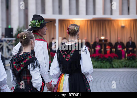 Rome, Italie. 07Th Nov, 2018. La cérémonie d'ouverture de crèche de sable et l'éclairage de l'arbre de Noël sur la Place Saint Pierre Crédit : Matteo Nardone/Pacific Press/Alamy Live News Banque D'Images