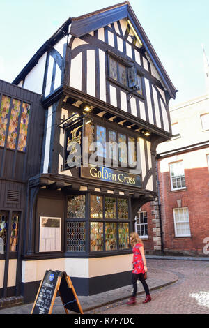 17ème siècle la croix d'or Pub, Hay Lane, Coventry, West Midlands, England, United Kingdom Banque D'Images