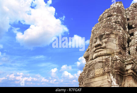 Visage de pierre géant à Prasat temple Bayon, célèbre complexe d'Angkor Wat, la culture khmère, Siem Reap, Cambodge Banque D'Images