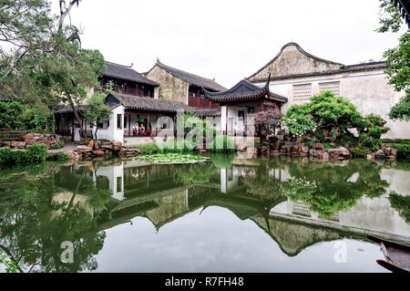 Suzhou, Chine - 12 août 2011 : voir le Maître des Filets Jardin à Suzhou. C'est parmi les plus beaux jardins en Chine Banque D'Images