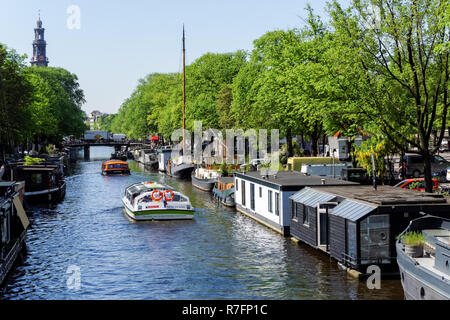 Péniches sur le canal de Prinsengracht à Amsterdam, Pays-Bas Banque D'Images