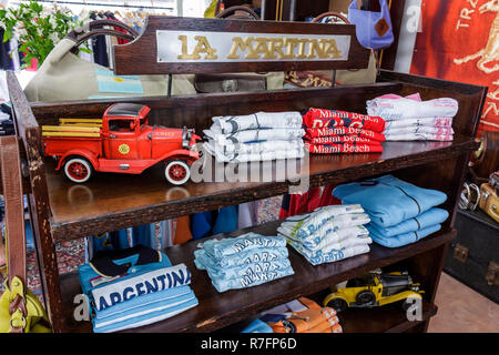 Miami Beach Florida, Polo World Cup matches, sport, tournoi, terrain de sable équestre, shopping shopper shoppers shopping magasins marché d'achat, marchand Banque D'Images