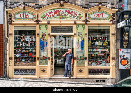 Un épicier Perola do Bolhão, Art nouveau shop/Porto , Portugal Banque D'Images