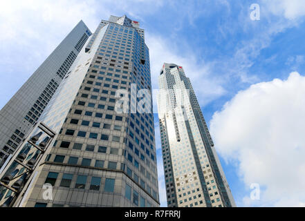 Singapour - 16 NOVEMBRE 2018 : les bâtiments modernes de Singapour au quartier des affaires avec ciel bleu. Singapour est le quatrième lea Banque D'Images