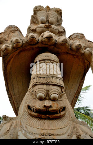 Ugra Narasimha, l'homme-lion avatar de Vishnou, assis dans une position de yoga, Hampi, Karnataka, Inde Banque D'Images