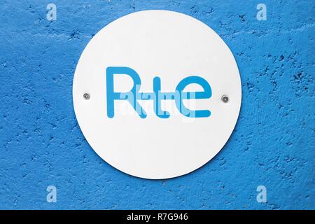 Lyon, France - 25 octobre 2018 : RTE logo sur un mur. RTE, est l'opérateur du système de transmission d'électricité de France Banque D'Images