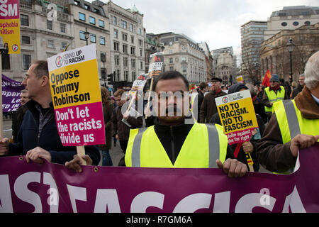 Les manifestants se rassemblent pour s'opposer à la "Tommy Robinson, unis contre le racisme et le fascisme' manifestation organisée pour l'anti-fasciste des groupes opposés à l'extrême droite politique, indépendamment de leurs positions en congé/rester sur Brexit, le 9 décembre 2018 à Londres, Royaume-Uni. Banque D'Images
