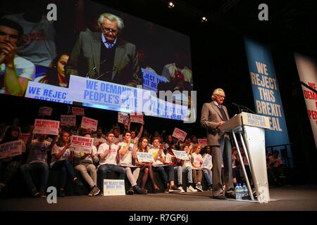 Lord Michael Heseltine est vue générale pendant le rallye. Des centaines de personnes participent à la meilleure pour la Grande-Bretagne et le vote du peuple de la campagne de rassemblement au centre Excel de Londres est à la veille de la semaine au cours de laquelle le Parlement votera sur le premier ministre Theresa May's Brexit traitent de retrait. Banque D'Images